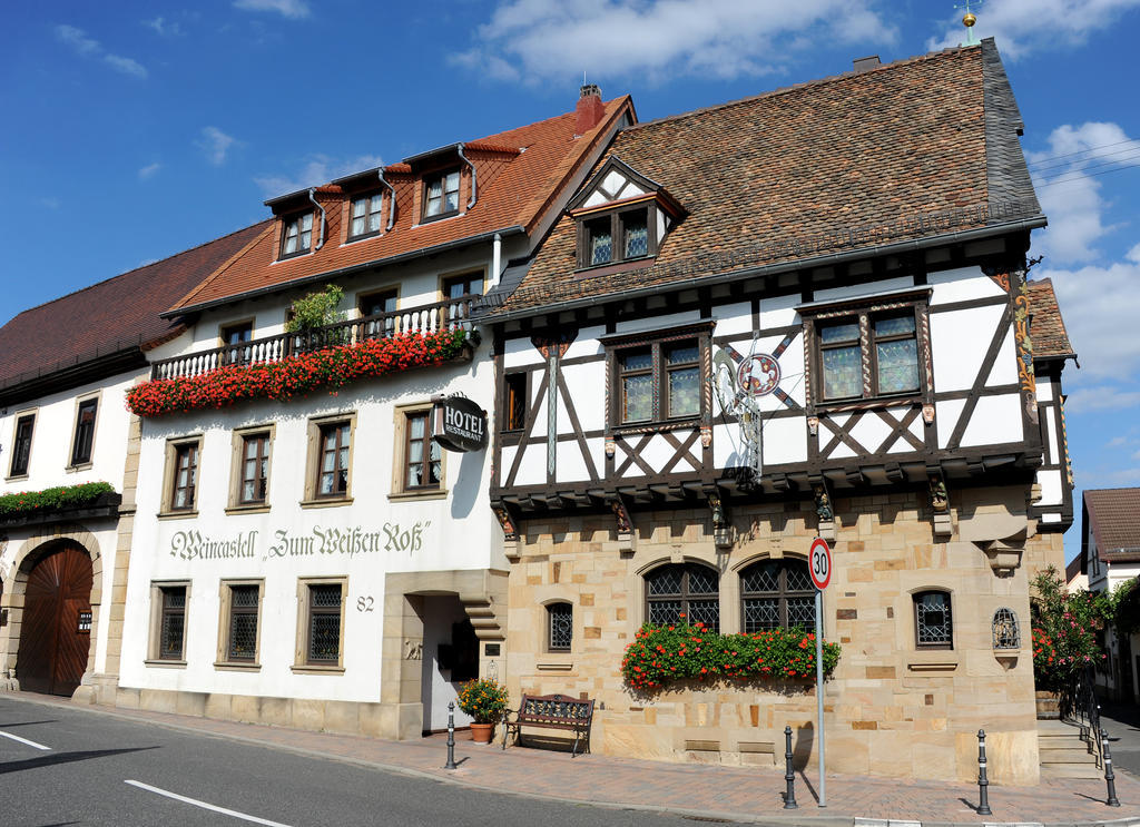 Отель Weinkastell Zum Weissen Ross Кальштадт Экстерьер фото